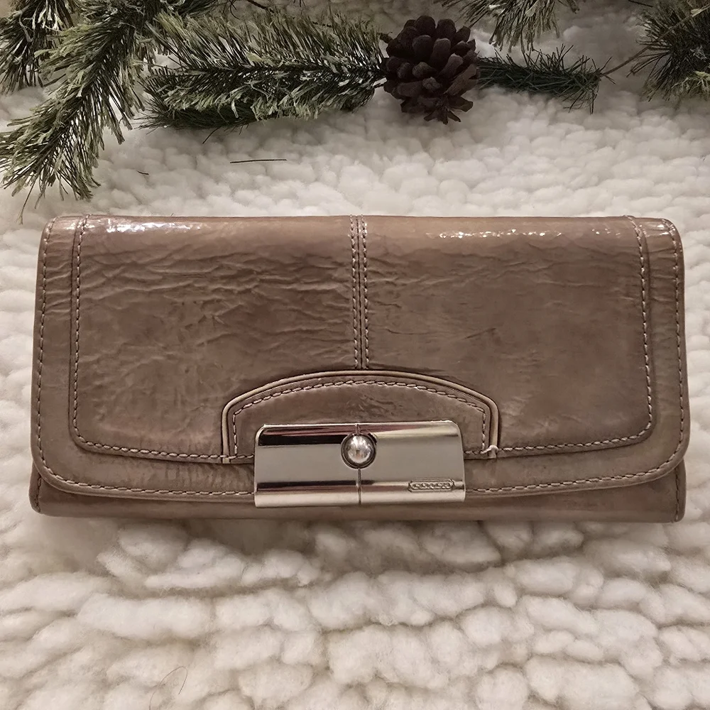 Vintage Coach Patent Leather Wallet